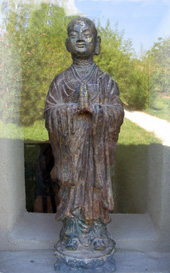 Statuette de Bouddha à Paimbleau